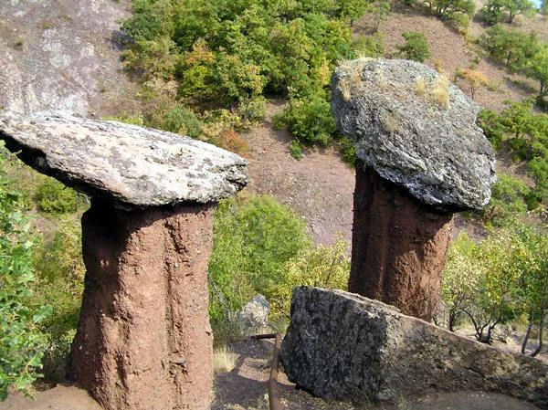 Алушта - один из древнейших городов Крымского Южного берега 6 kamen